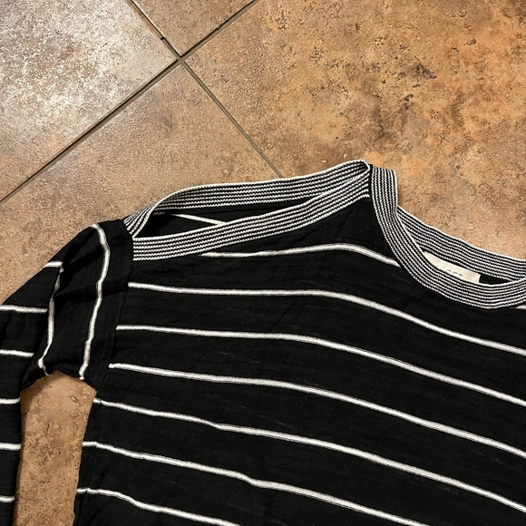 Loft Peekaboo ShoulderTop Size‎ L - Picture 8 of 8